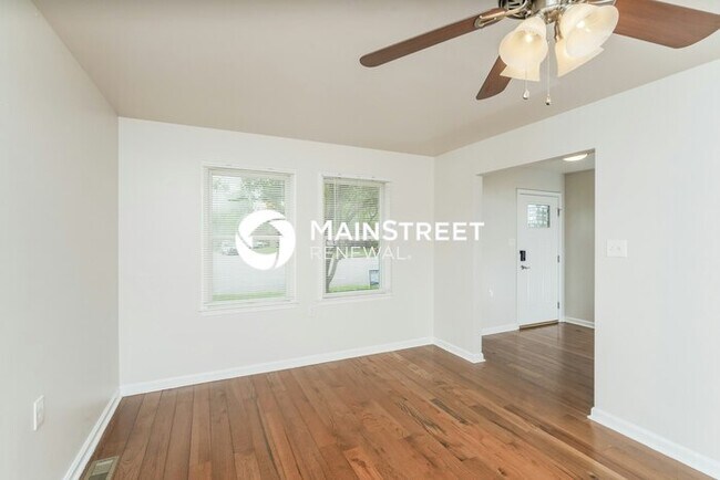 Building Photo - 3 Bedroom Pet-Friendly Home in Nicholasvil...