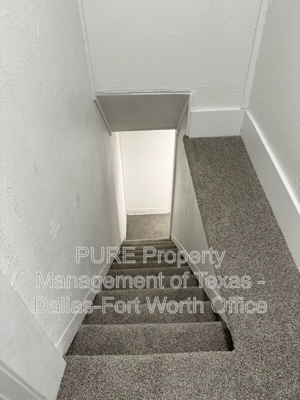 Primary Photo - 1208 Hawthorne Ave
