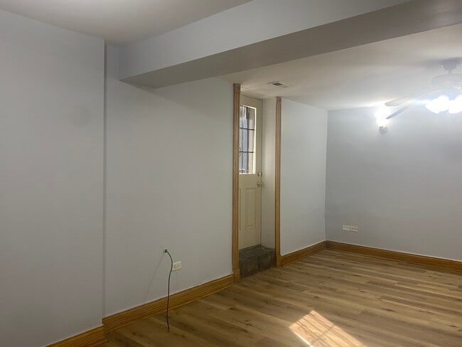 Building Photo - 4619 S Prairie Ave