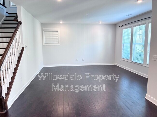 Building Photo - 1309 Little Hills Dr