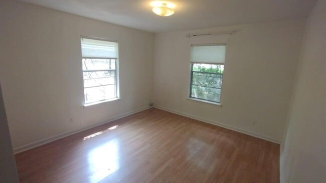 Building Photo - 603 E Oltorf St