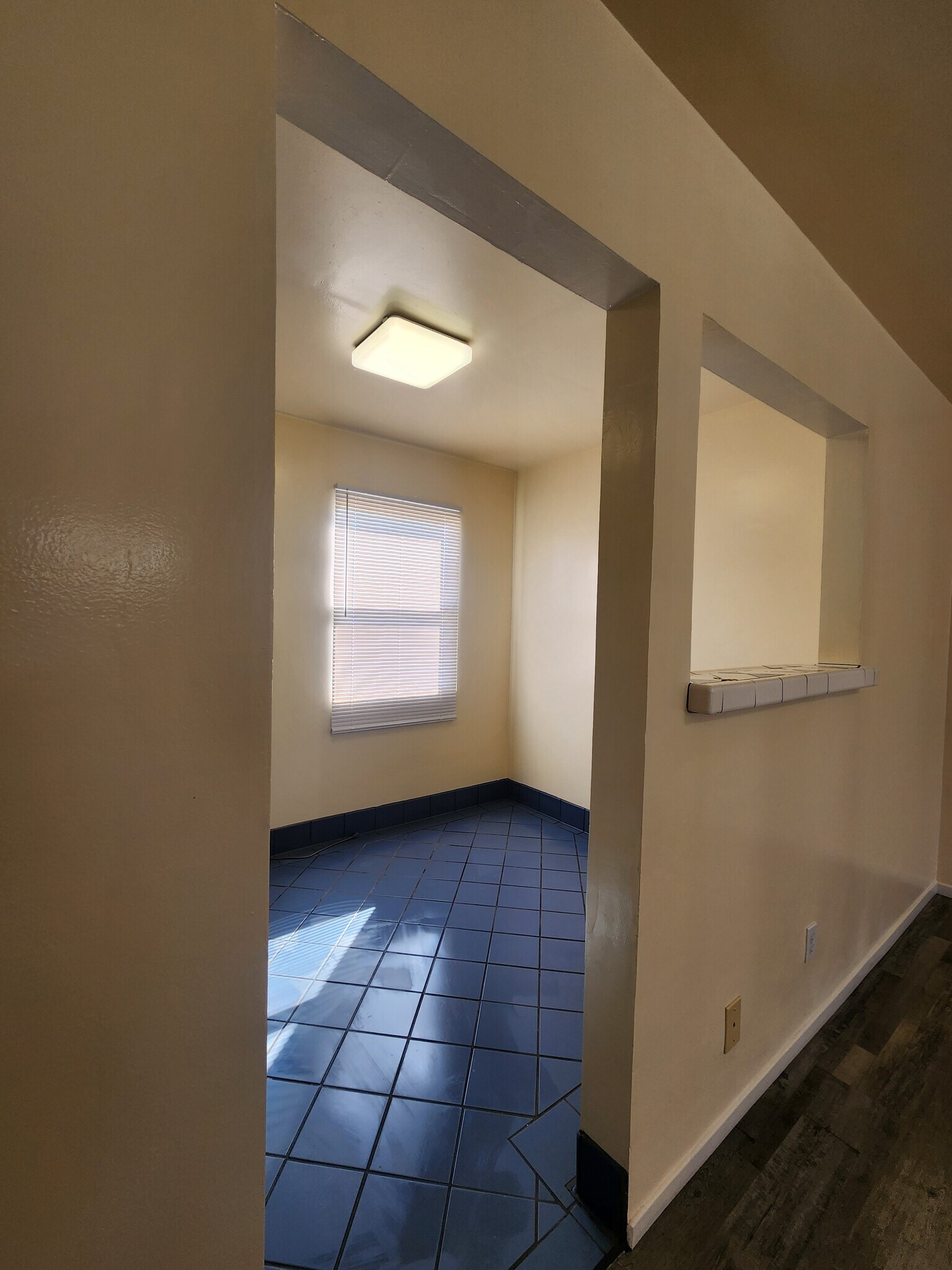 Building Photo - 1450 W 220th St