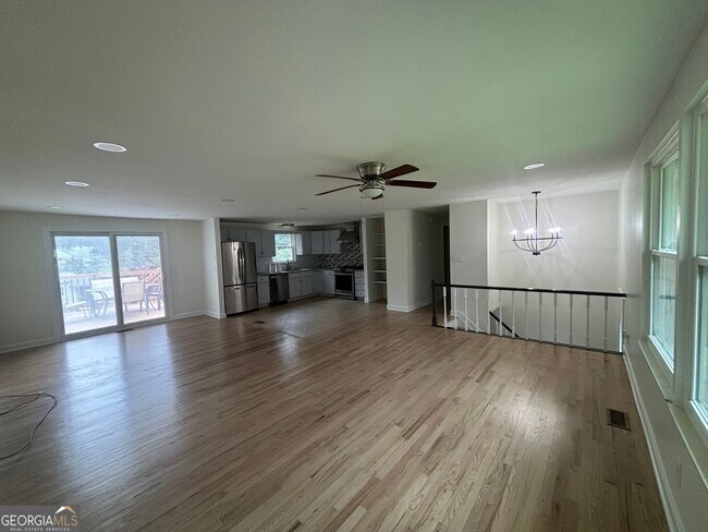 Building Photo - 2215 Ranch Trail