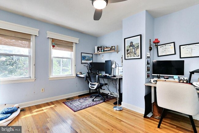 Building Photo - 1724 E St NE