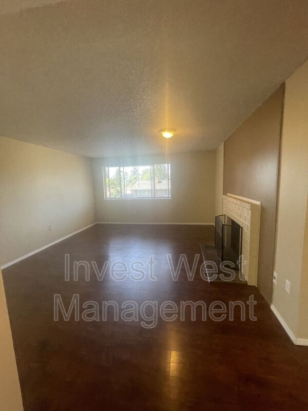Building Photo - Ridgewood Court | Evergreen Terrace