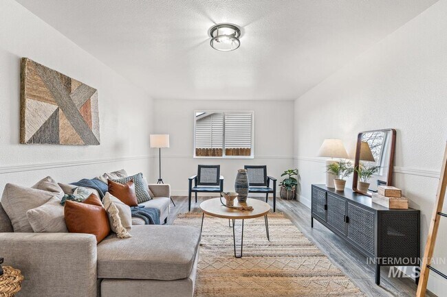 Building Photo - Remodeled Home in Kuna!