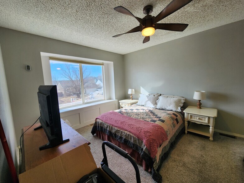 Building Photo - 1512 Coolcrest Dr