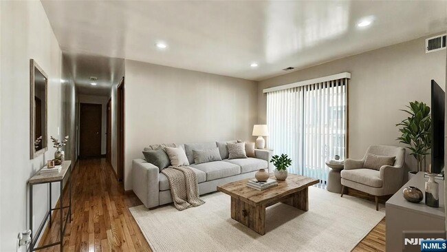 Building Photo - 700 Schuyler Ave