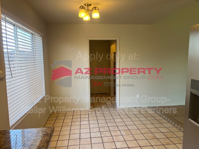 Building Photo - 7039 W Cameron Dr