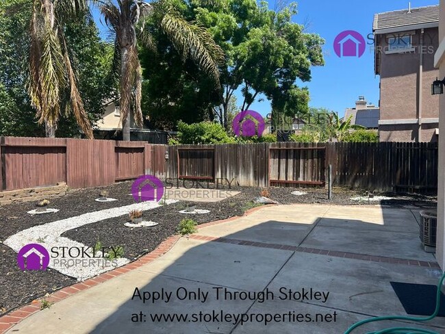 Building Photo - Stokley Properties Presents 123 Knights Bi...