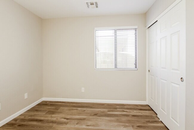 Building Photo - 15072 W Melvin St