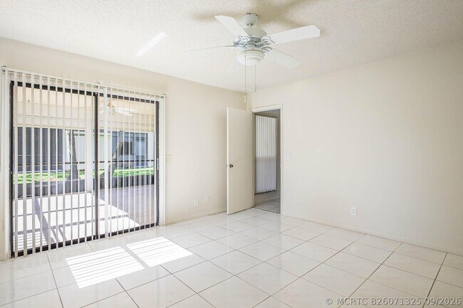 Building Photo - 3367 Perimeter Dr