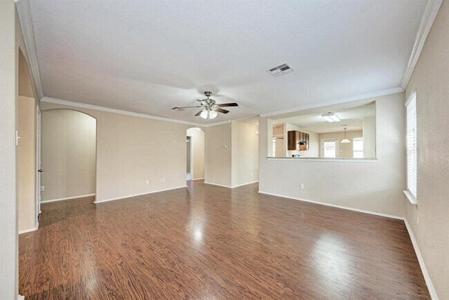 Building Photo - 921 Dexter Dr