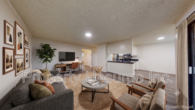Building Photo - 905 Lakeside Dr