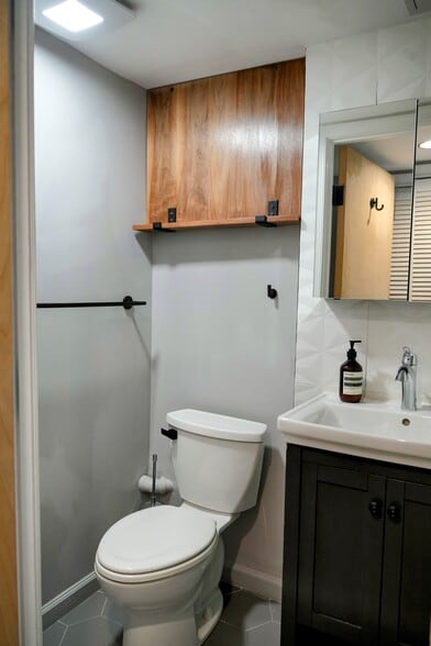 Building Photo - 3121 Homewood Pky