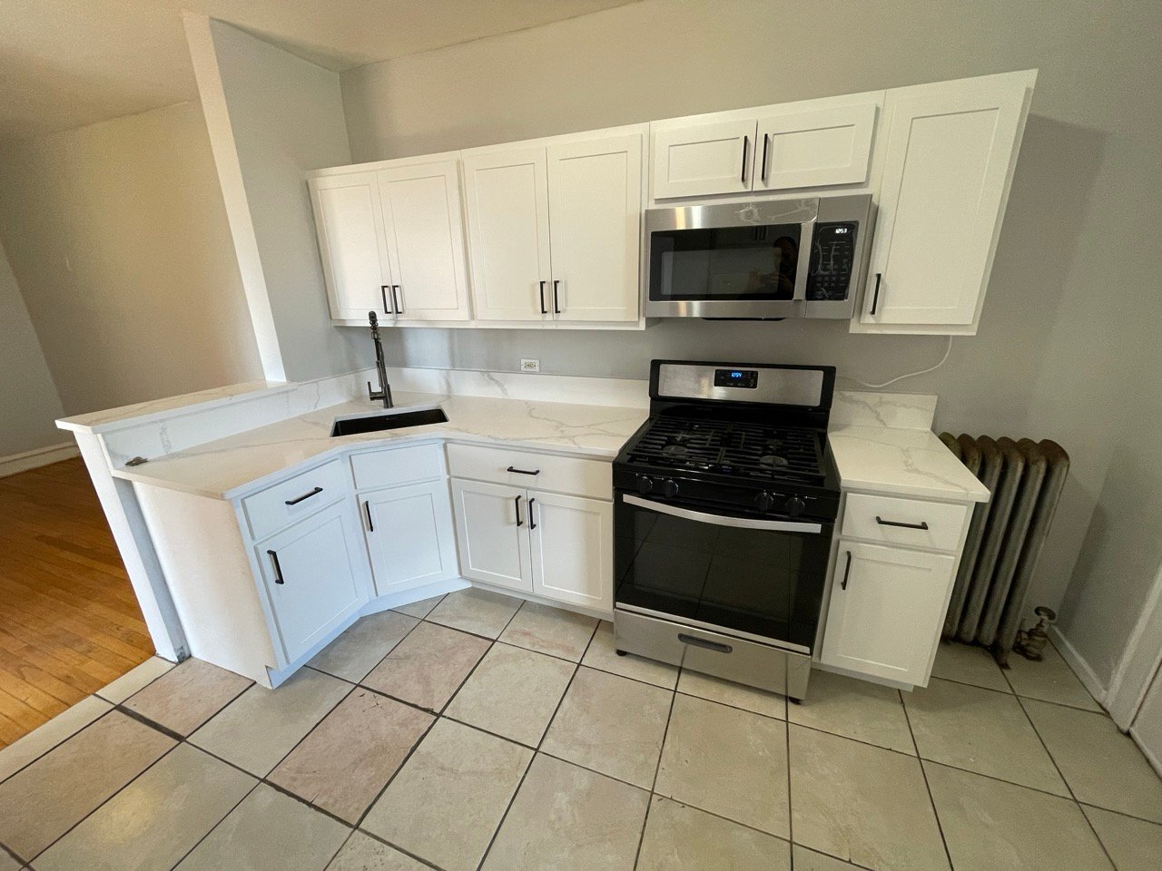 Building Photo - 7931 S Manistee Ave