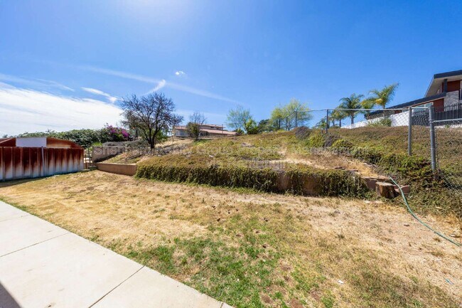 Building Photo - 6574 Valley Dr