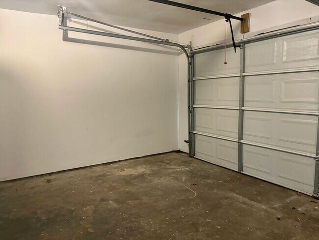 Building Photo - Charming 3 BR/2 BA Home in Crowfield Plantation