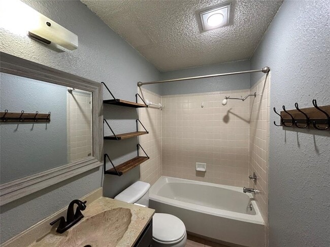 Building Photo - 7316 Lake Charles Dr