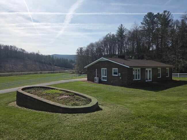 Building Photo - 199 Deep Gap Estates Dr