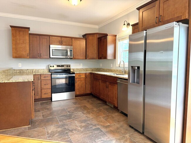 Building Photo - 90 Promontory Ln