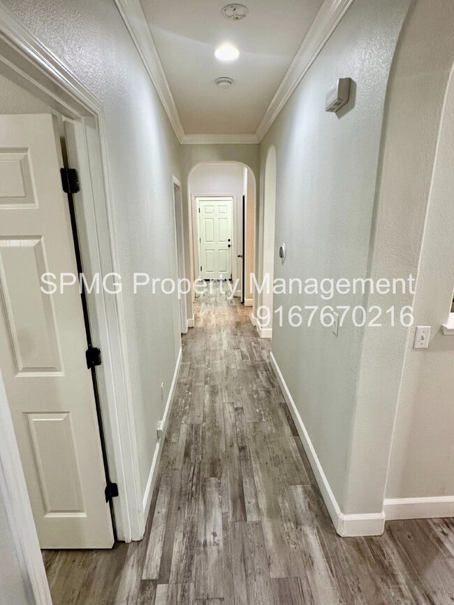 Building Photo - 5755 Bridgecross Dr