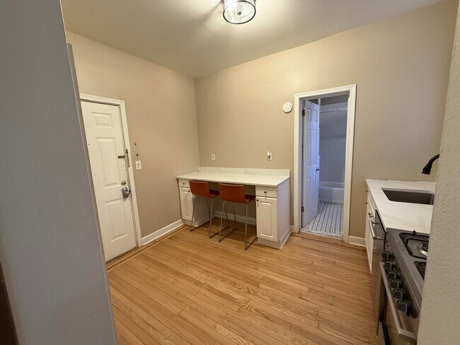 Building Photo - 36 Duncan Ave