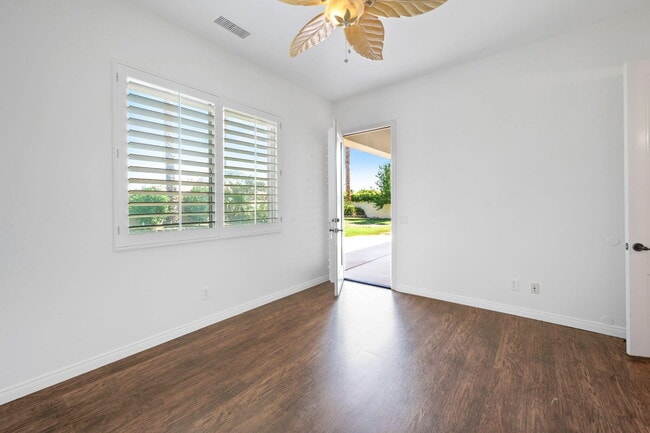 Building Photo - 124 Tesori Dr