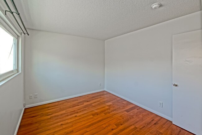 Building Photo - 25227 Bigelow Rd