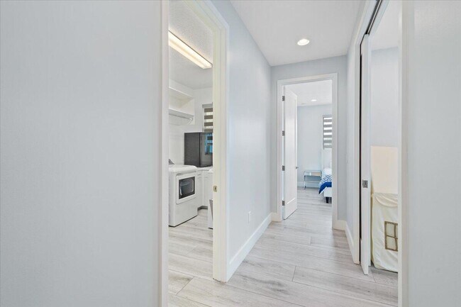 Building Photo - 15377 Green River Ct