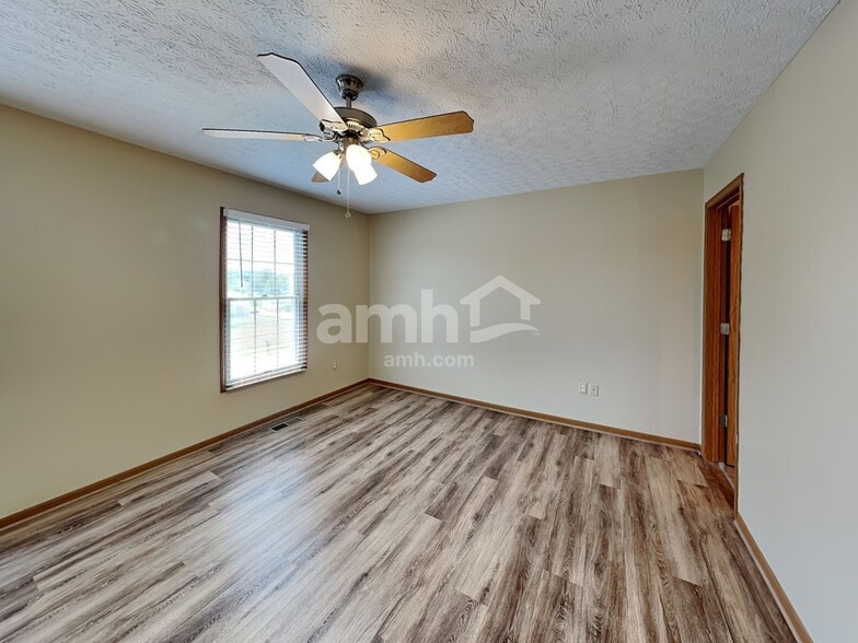 Building Photo - 5298 Rifle Dr