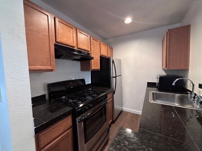 Building Photo - 108-W Eden at Avondale