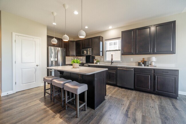 Building Photo - 4032 Stonehill Wy