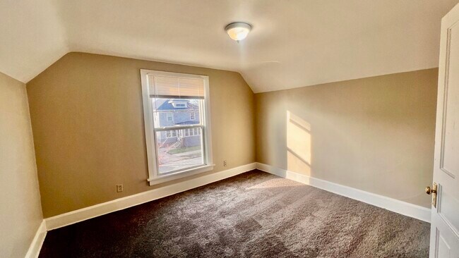 Building Photo - 1435 Villa St