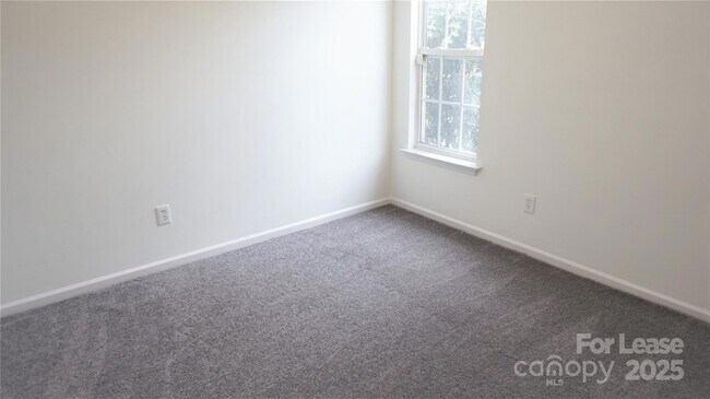 Building Photo - 2309 Ivy Run Dr