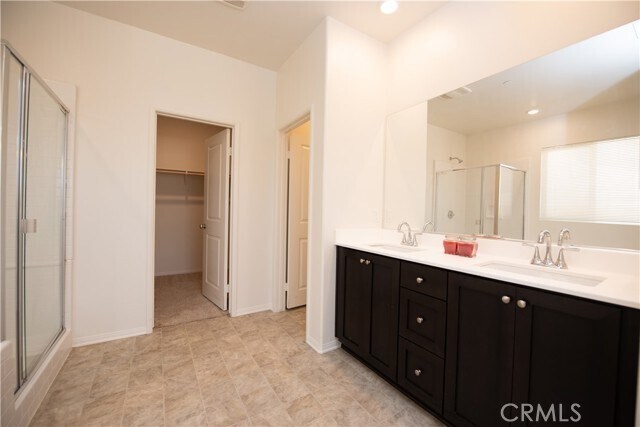 Building Photo - 12444 Deodar St