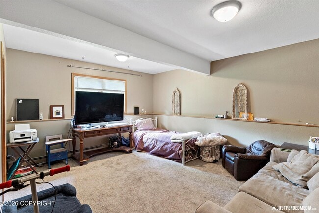 Building Photo - 2020 N Kentucky Derby Dr