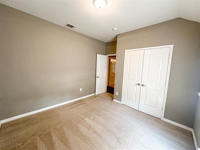 Building Photo - 1715 Nestledown Dr
