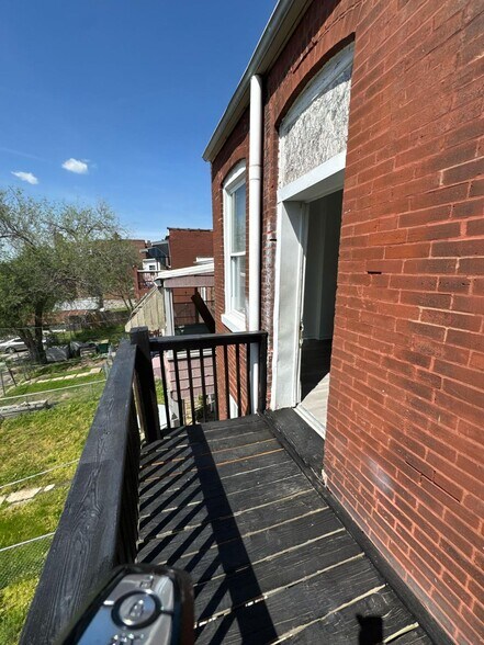 Building Photo - 4005 S Grand Blvd