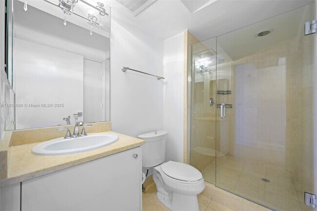 Building Photo - 20000 E Country Club Dr