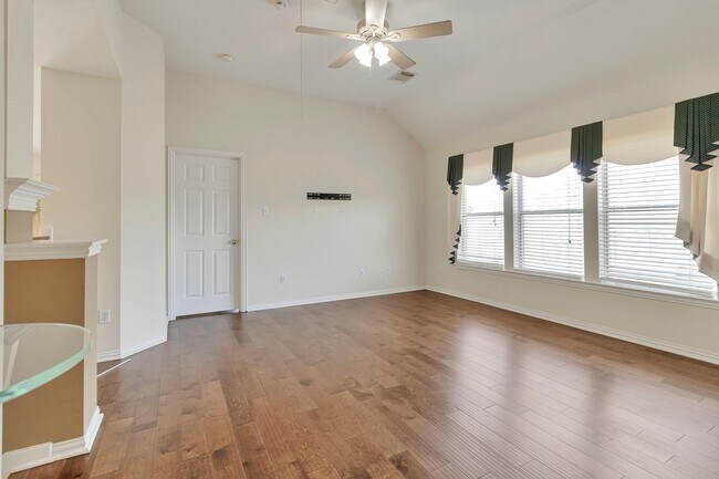 Building Photo - 11811 Newport Shore Dr
