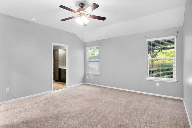 Building Photo - 704 Red Tails Dr