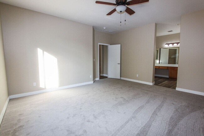 Building Photo - 3 Bedroom Home in Pronghorn Ranch