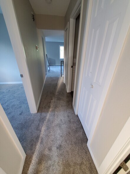 Building Photo - 3542 Independence Ave N