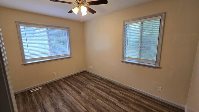 Building Photo - 22 Smokey Creek Cove