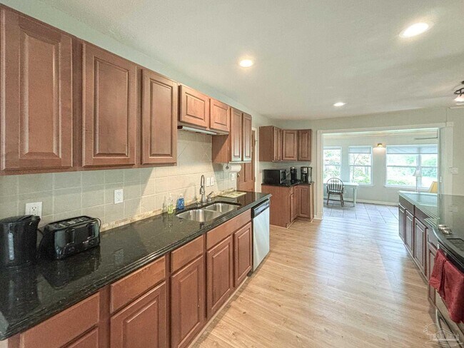 Building Photo - 12442 Airblanc Dr