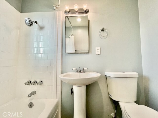 Building Photo - 686 E Cottonwood Rd