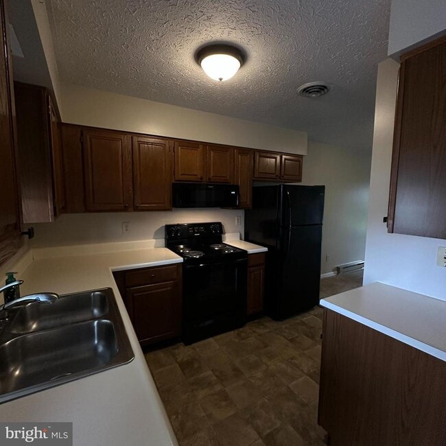Building Photo - 1088 Westgate Dr