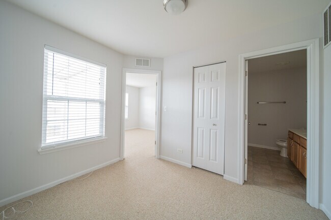 Building Photo - 1450 Prescott Dr