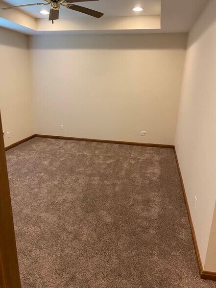 Building Photo - 2925 E Shetland Dr